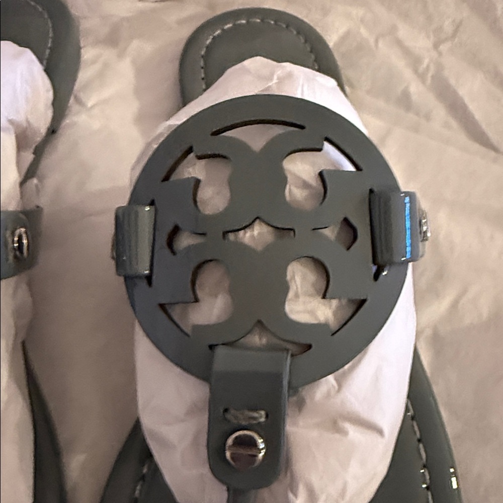 Tory Burch New In Box Rainwater Gray Patent Leather Miller Sandal … size 8 - Picture 4 of 12